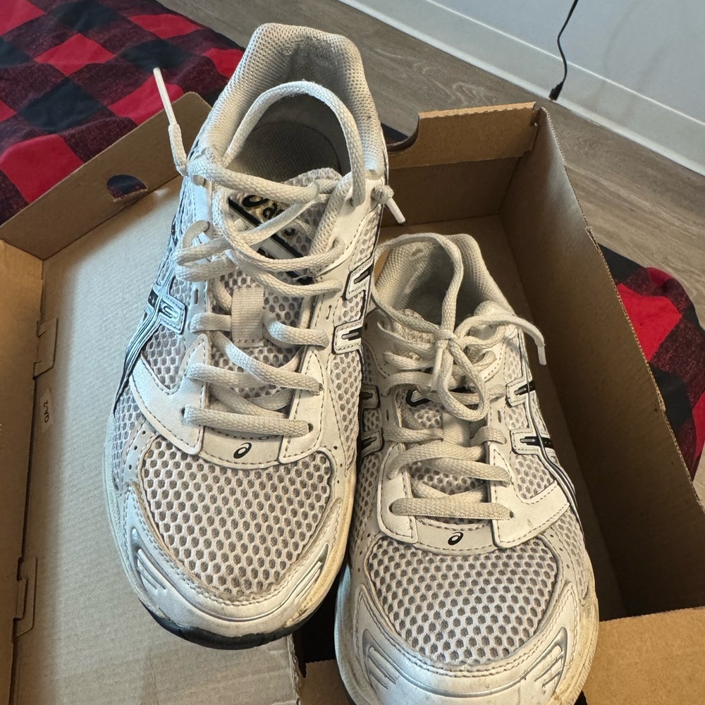 Asics Kids White and Gray Mesh Sneakers